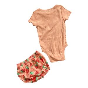 #280, Old Navy Peach Baby Bodysuit and Strawberry Shorts Set, size 18-24 mo